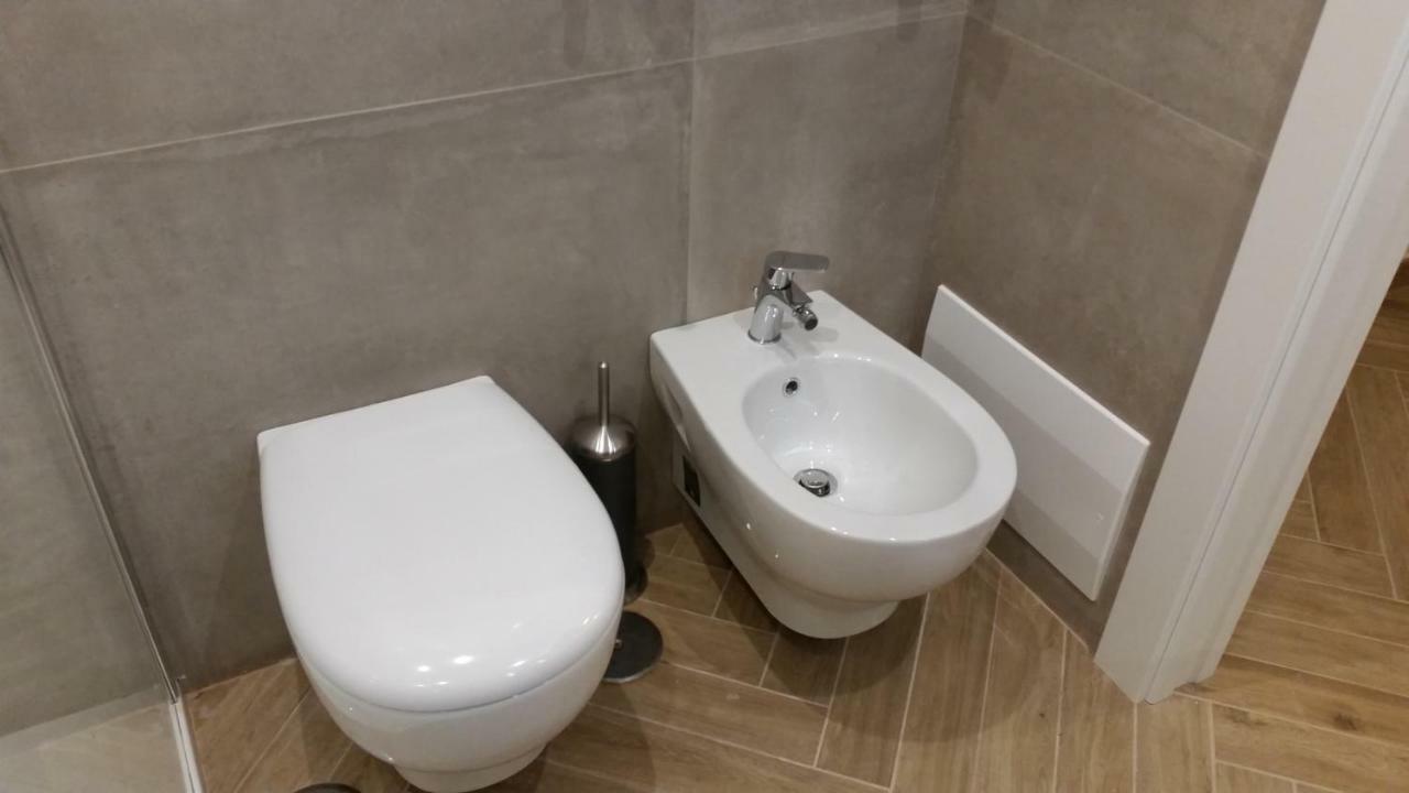 La Mongolfiera Apartment Napoli Bagian luar foto
