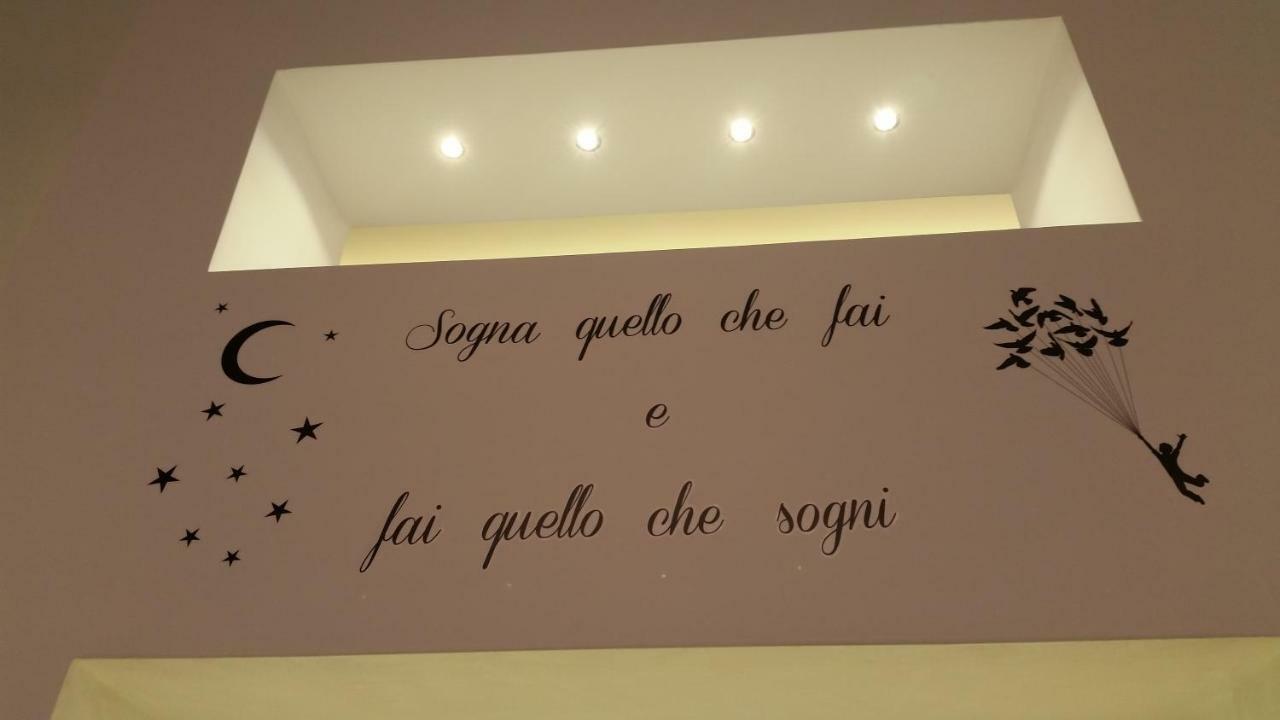 La Mongolfiera Apartment Napoli Bagian luar foto